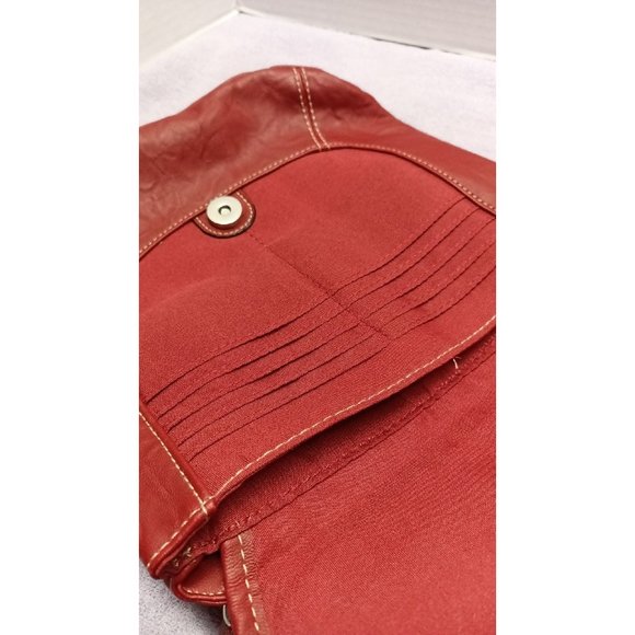 Rosetti handbag red gently used - Picture 11 of 16